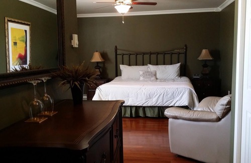 Grand Falls - Windsor Bed & Breakfast | The Carriage House Inn