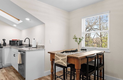Branson Apartment | THE CARRIAGE HOUSE - Private Hot Tub and Fire Pit