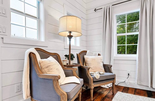 Waco Cabin | The Carriage House- Romantic Getaway