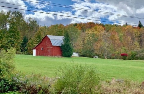 Center Moreland House | The Carriage House