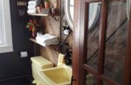 Center Moreland House | The Carriage House