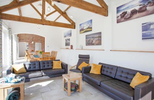 Eccleshall House | The Cartshed