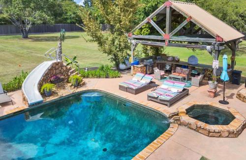 Canton House | The Casa Luna
