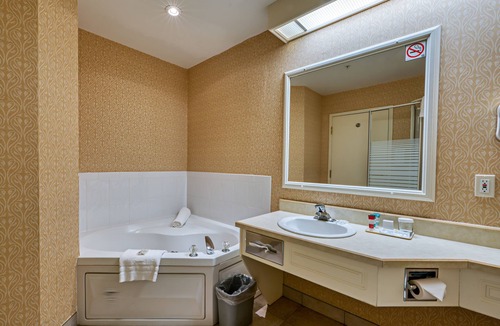 Grimsby Hotel | The Casablanca Hotel