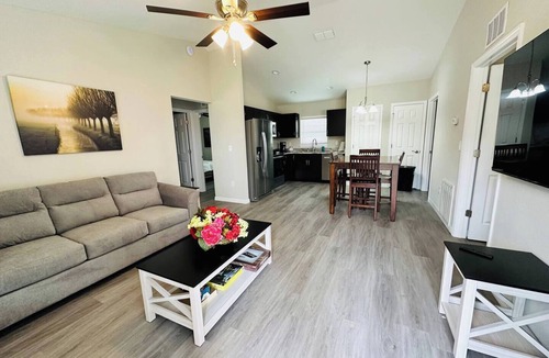 Ocala House | The Cascade-Minutes away from WEC, OBS, FAST & HITS. Located on W Hwy 40!