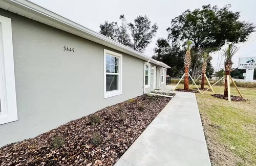 Ocala House | The Cascade-Minutes away from WEC, OBS, FAST & HITS. Located on W Hwy 40!