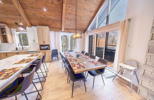 Saint-Philemon Ski Chalet | The Casino Royal-Spa with a pool/poker table
