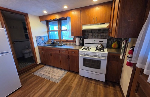 Knoxville House | The Casita - Cozy Guesthouse in Tranquil Knoxville Neighborhood
