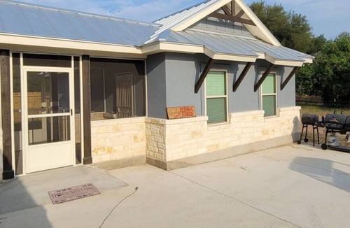Sutherland Springs Apartment | The casita @ Redawg Ranch