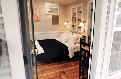 Brenham House | The Casita