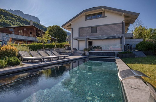 Menthon-Saint-Bernard Villa | The Castle Treasure