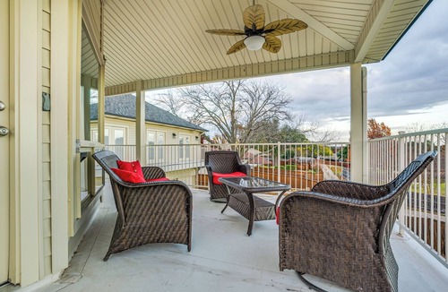 Garland House | The Castle/9BR Retreat w/Pool + Game Room