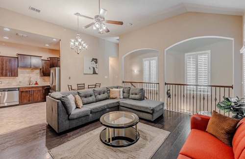 The Colony House | The Castle!by the Lake w/Pool & Balcony Grandscape