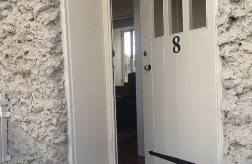 Lexington Apartment | The Castle - c. 1780