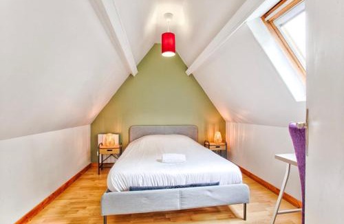 Saint-Julien House | The castle house