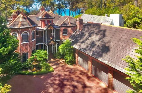 Lilli Pilli House | The Castle Lilli Pilli Beach