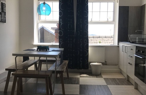 Tredegar Apartment | The Castle Lodge