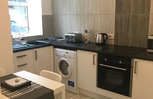 Tredegar Apartment | The Castle Lodge