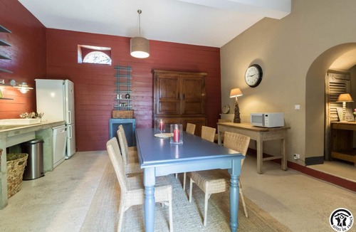 Auragne House | The Castle Stables