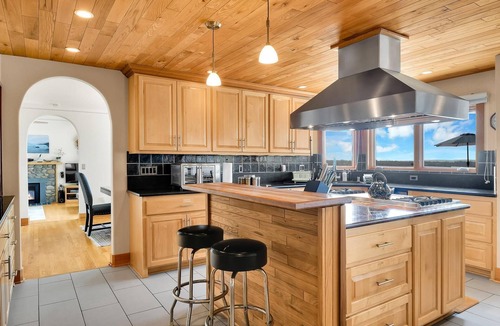 Sunny Shores House | The Castle