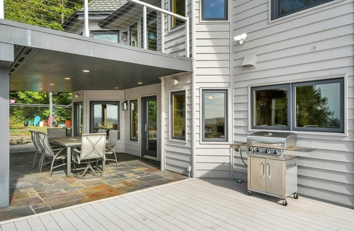 Sunny Shores House | The Castle