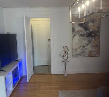 Pelham Apartment | The Castle