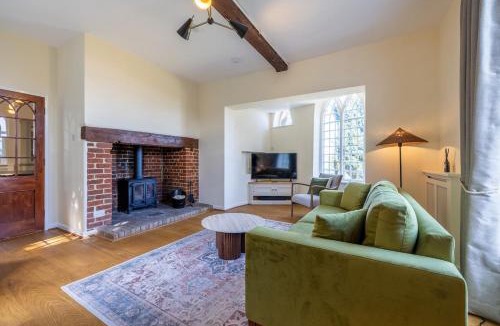 Woolverstone House | The Cat House