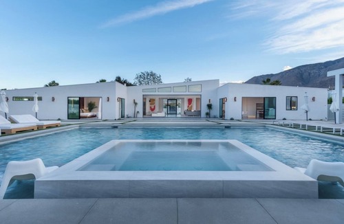 Racquet Club Estates House | The Catalina Palm Springs: 9BR Luxe Desert Oasis