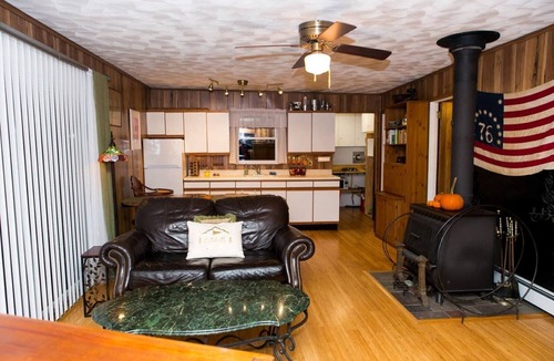 Kerhonkson Cabin | The Catskills Experience - No Car Needed