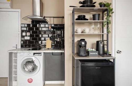 Shacklewell Apartment | The Cave in Stoke Newington