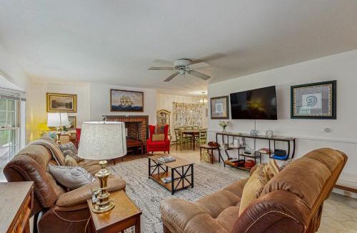 Tisbury House | The CAVU Mansion on Bellevue
