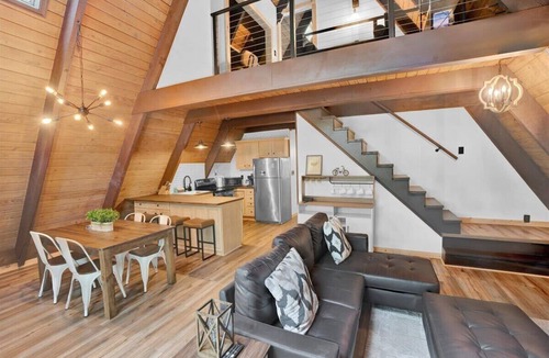 Long Pond Ski Chalet | The Cedar A-Frame | Hot Tub | Firepit | Fireplace