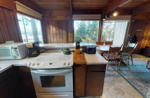 Otter Rock House | The Cedar House