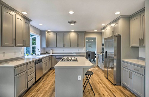 Seattle Hill-Silver Firs Cottage | The Cedars' Spacious Group Getaway in Snohomish