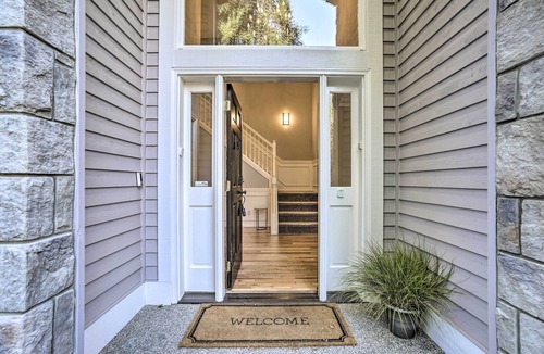 Seattle Hill-Silver Firs Cottage | The Cedars' Spacious Group Getaway in Snohomish