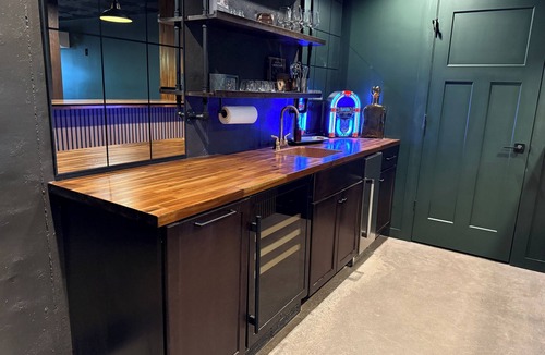 Dahlonega House | The Cellar! Luxury Speakeasy! Hot Tub! Game Room! River! Fire-Pit!