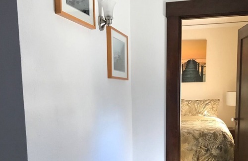 North Berkeley Cottage | The Celtic Carriage House Upper North Berkeley