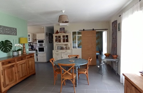 Pourcieux House | The centenary oak tree