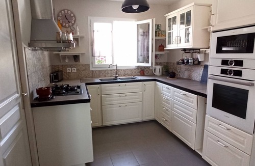 Pourcieux House | The centenary oak tree