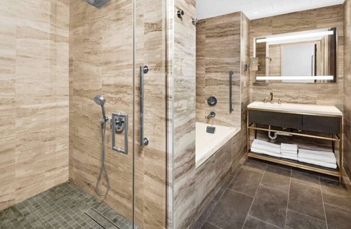 Midtown East Resort | The Central at 5th, a Hilton Club - Studio Premier - STX