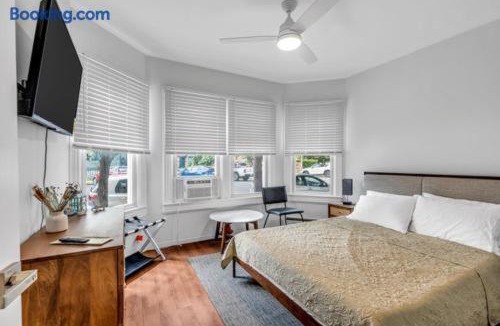 Ocean Grove Hotel | The Central Ave House