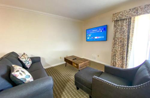 Pittsfield Hotel | The Central Downtown Inn Suites