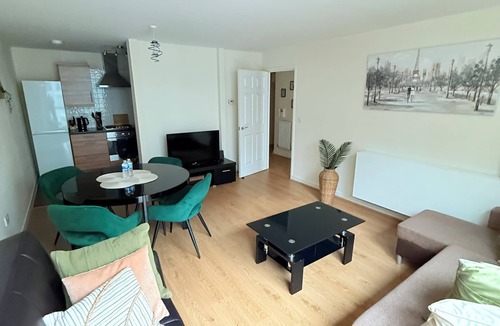 Central Milton Keynes Apartment | The Central Hub Flat