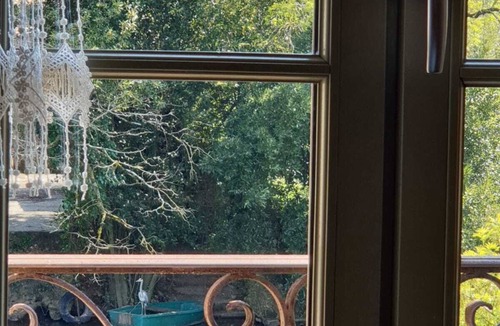 Mareuil-Sur-Lay-Dissais House | The charm at the water's'edge