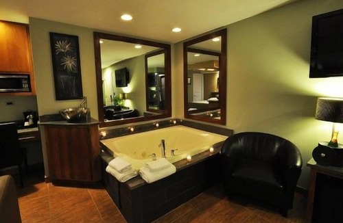 Willowbrook Hotel | The Champagne Lodge & Luxury Suites