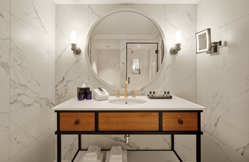 West Cambridge Hotel | The Charles Hotel
