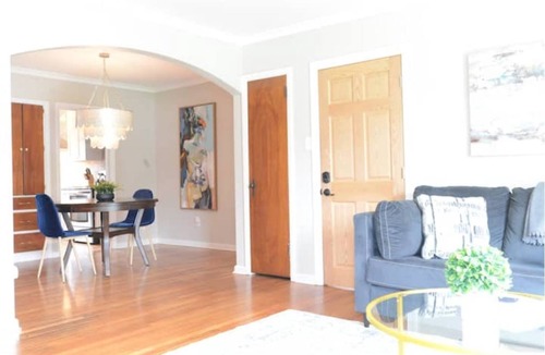 Grandview Heights Apartment | The Charleston Hot Tub Patio King Bed Fast WiFi Near OSU, Victorian Village