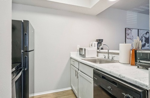 Buckingham Apartment | The Charlie 1203 I Spacious and Comfy 1 Bed 1 Bath