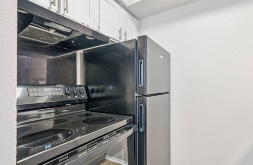 Buckingham Apartment | The Charlie 1203 I Spacious and Comfy 1 Bed 1 Bath