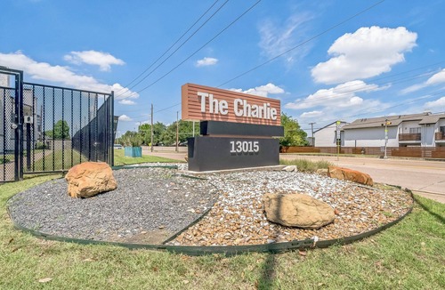 Buckingham Apartment | The Charlie 4147 I Spacious and Comfy 1 Bed 1 Bath